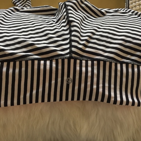 Lululemon Wunder Under - Picture 2 of 3